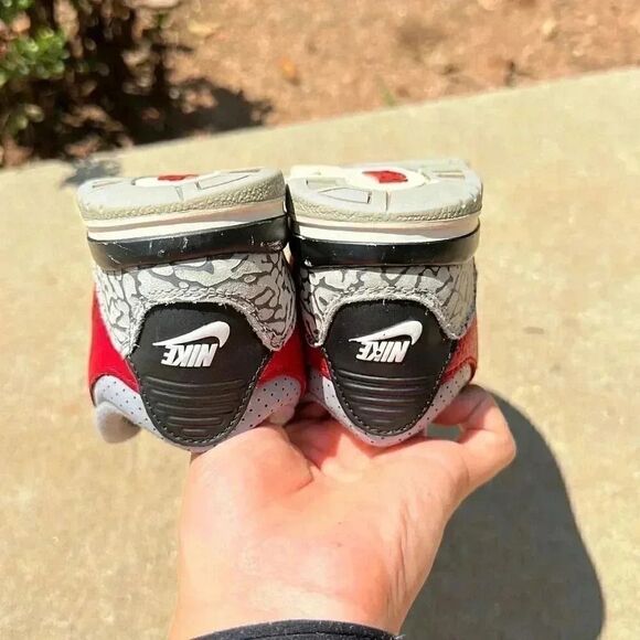 Nike Jordan Retro 3 SE Fire Red Toddler Sneakers - Picture 6 of 14